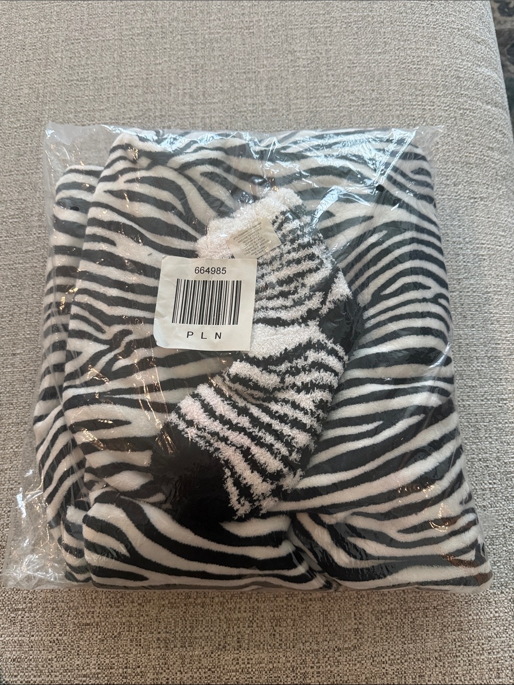 Cozy Zebra Print Blanket with Matching Socks - Black & White
